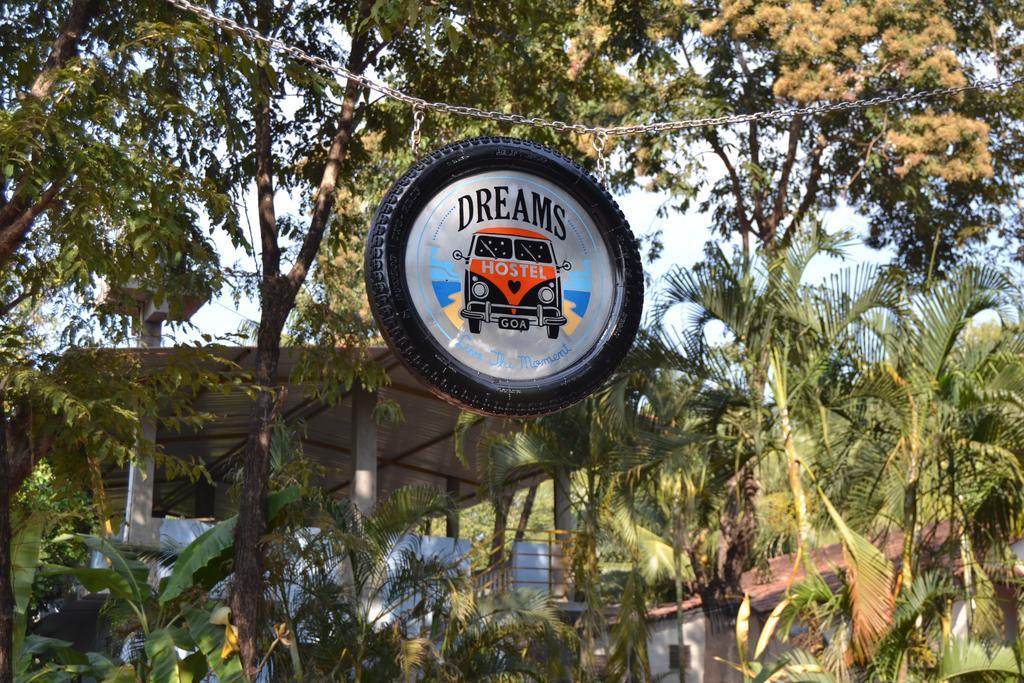Dreams Hostel ヴァガトール エクステリア 写真