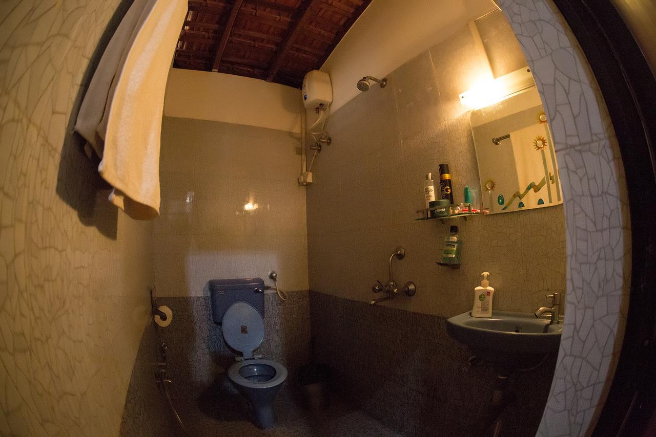 Dreams Hostel ヴァガトール エクステリア 写真
